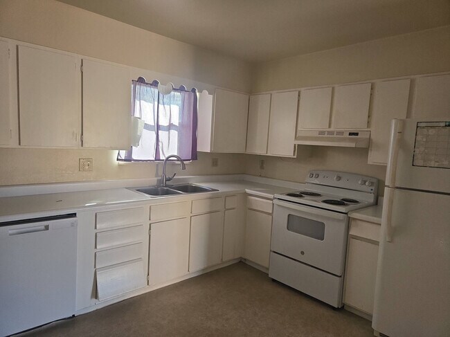 Building Photo - 502 Yale Pl