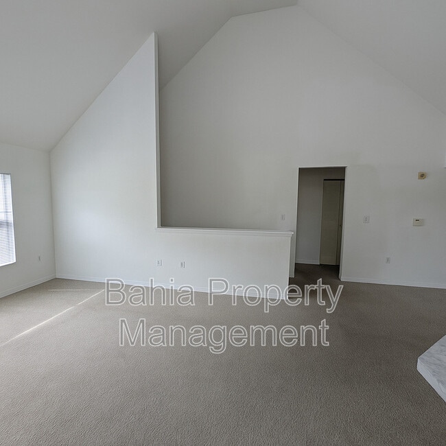 Building Photo - 10562 Windsor Lake Ct