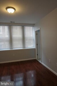 Building Photo - 4945 Chestnut St
