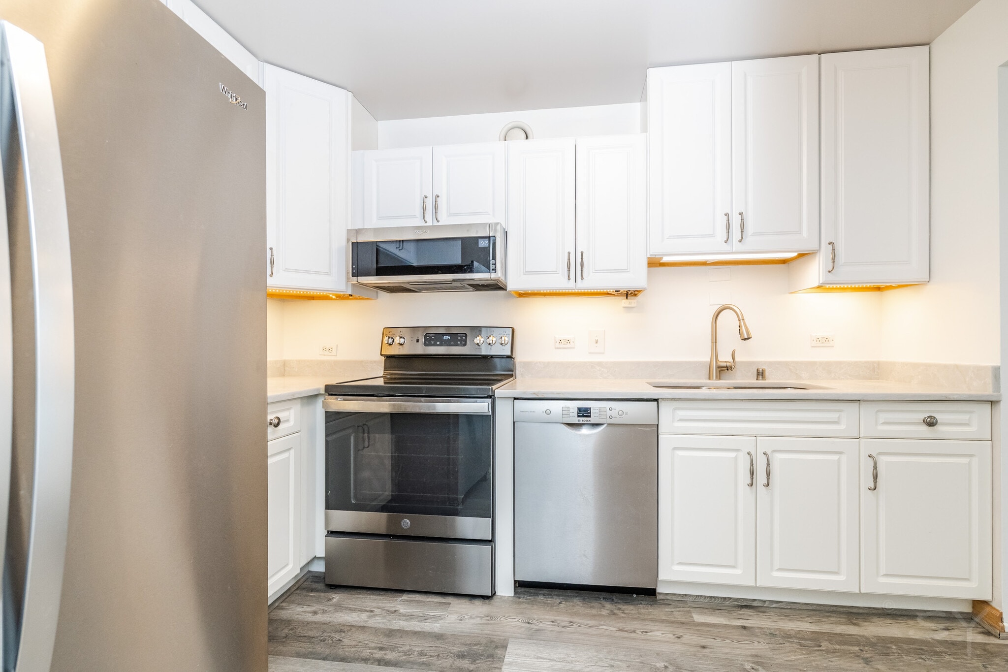 Building Photo - 70 W Huron St