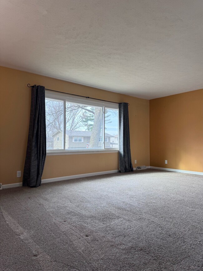 Building Photo - 20502 Cleveland St