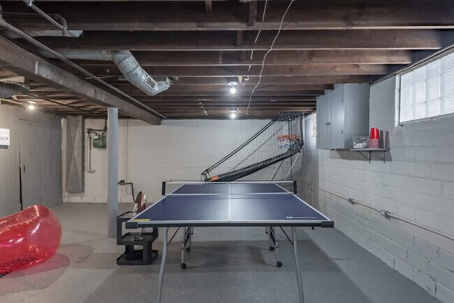 Building Photo - 4040 W 158th St