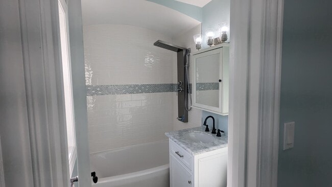 Building Photo - 9318 S Aberdeen St