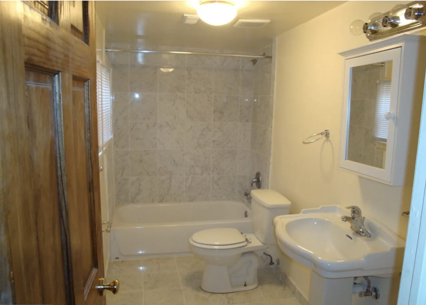 Building Photo - 4013 Graceland Ln