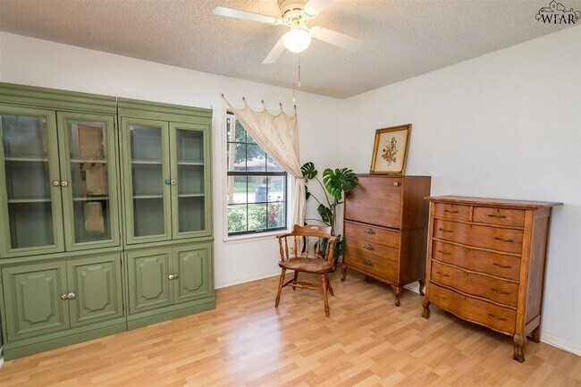 Building Photo - 4319 Crestview