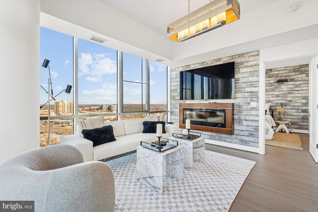 Building Photo - 930 Rose Ave