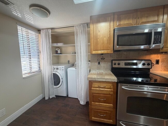 Building Photo - 12661 Westhampton Cir