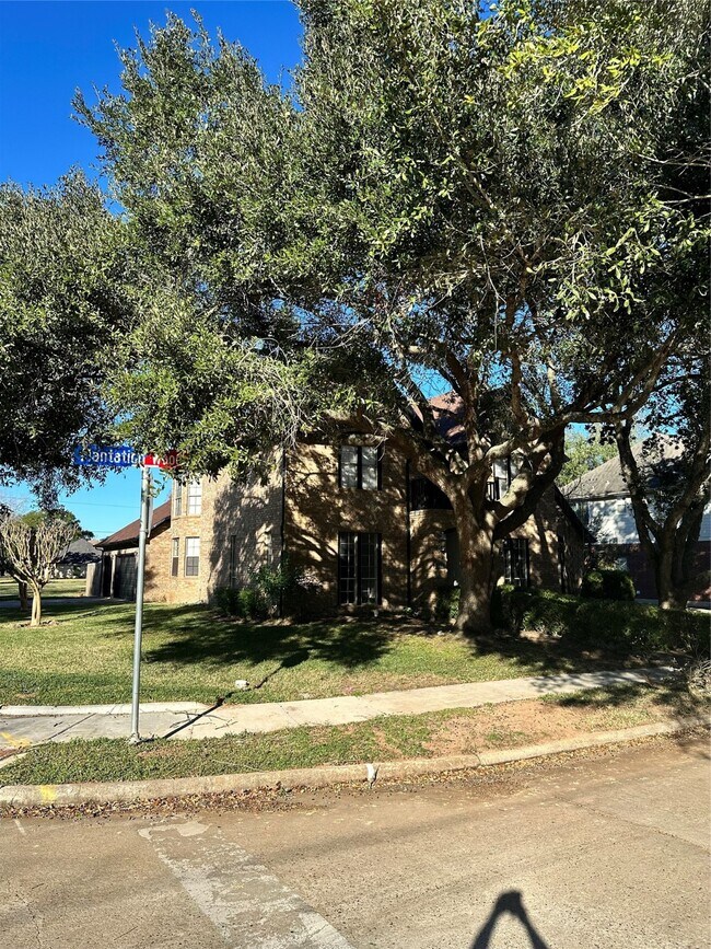 Building Photo - 2734 Plantation Wood Ln