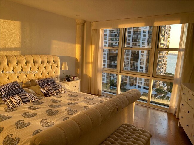 Building Photo - 2451 Brickell Ave