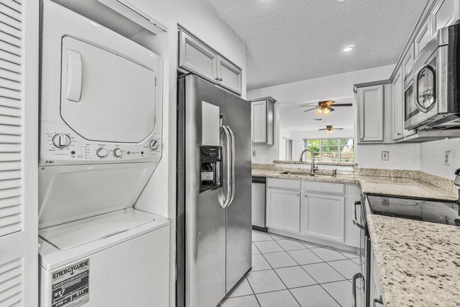 Building Photo - 5710 Princess Palm Ct
