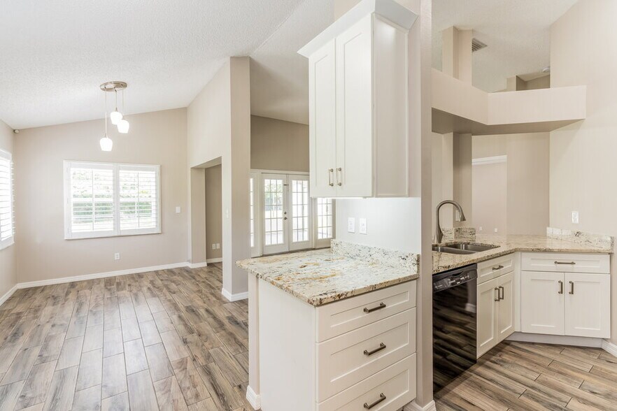 Building Photo - 2308 Kenwick Dr