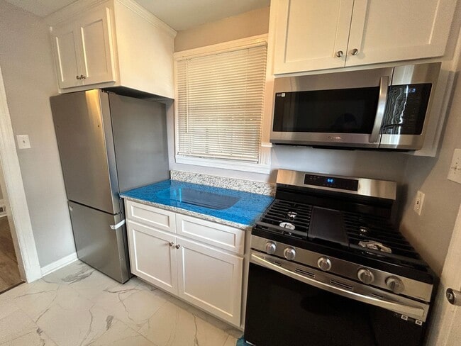 Building Photo - 100 Mardick Rd