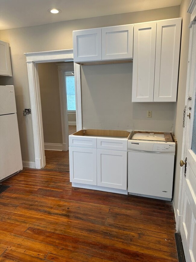 Building Photo - 3926 Floral Ave