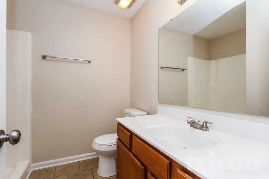 Building Photo - 2313 Real Quiet Dr