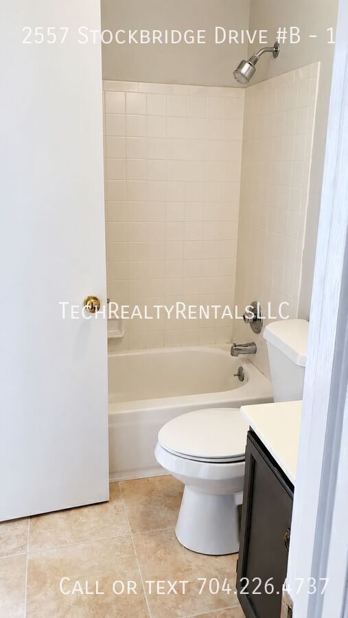 Building Photo - 2557 Stockbridge Dr