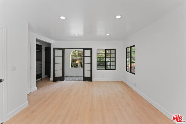 Building Photo - 1800 Benedict Canyon Drive