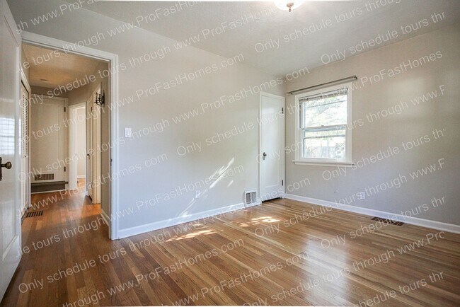 Building Photo - 1612 NE 62nd Ave