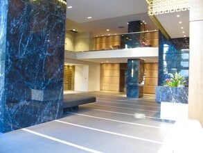 Building Photo - Exquisite 2 Bed/2 Bath Downtown Condo at I...