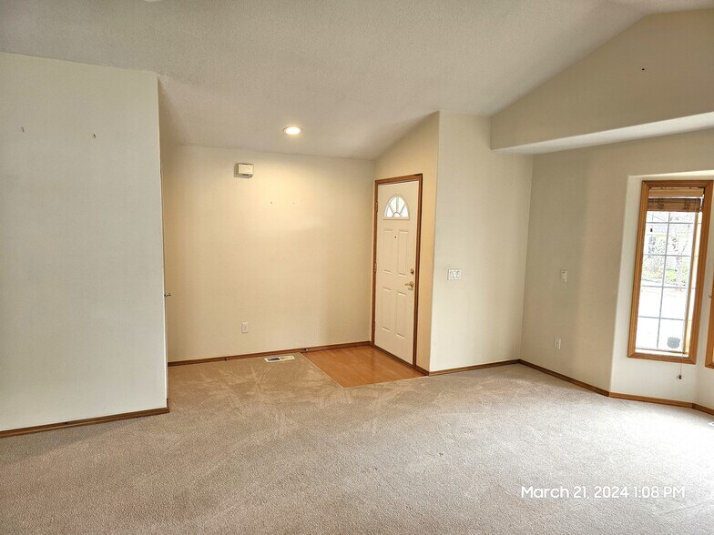 Building Photo - 21138 SW Houston Dr