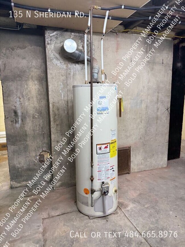 Building Photo - 135 N Sheridan Rd