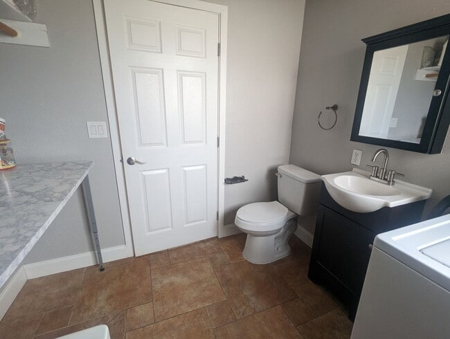 Building Photo - Central Kitsap Home in Prime Location