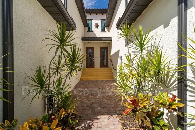 Building Photo - 12035 Hawthorn Lake Dr