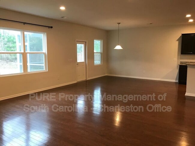 Building Photo - 3071 Conservancy Ln