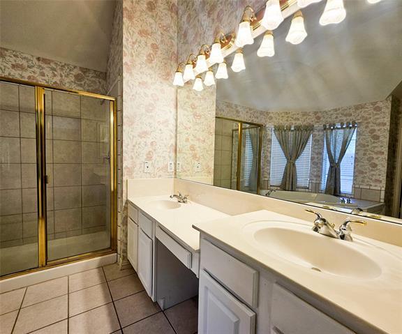 Building Photo - 8416 Mesa Verde Dr