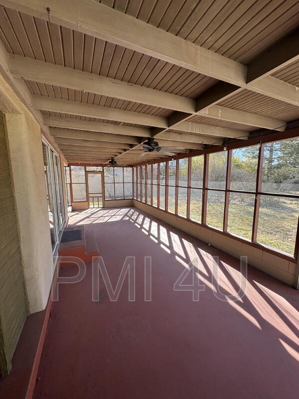 Building Photo - 1421 Stanford Dr NE