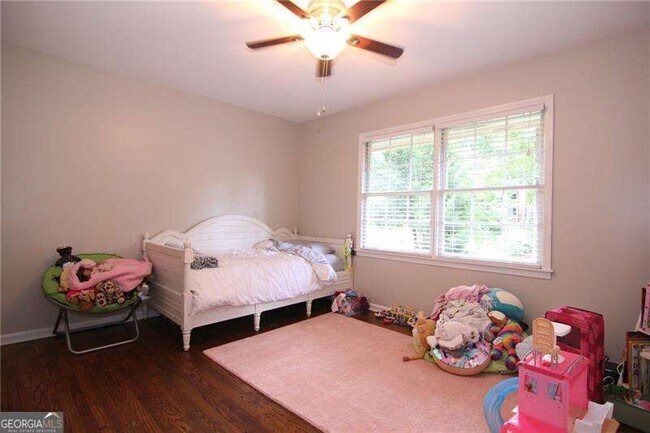 Building Photo - 3571 Sunderland Cir NE