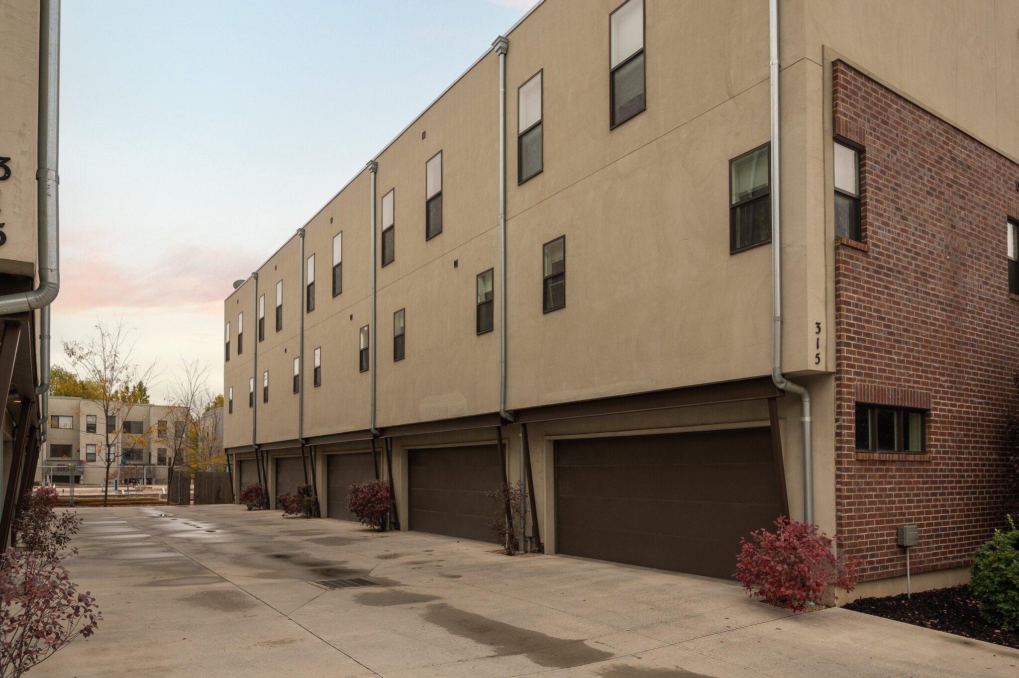 Building Photo - 315 W Reed Ave