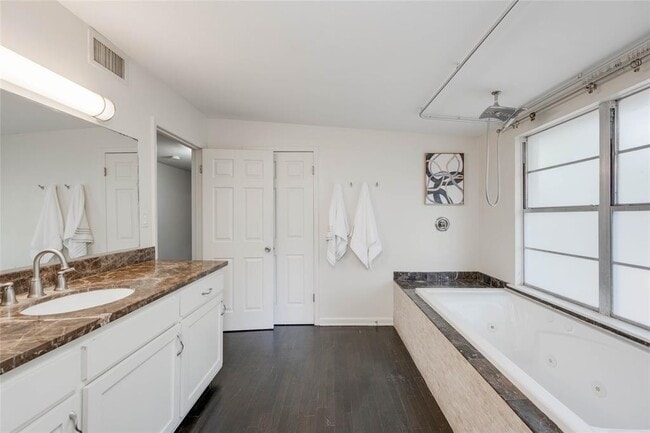 Building Photo - 7709 Woodrow Ave