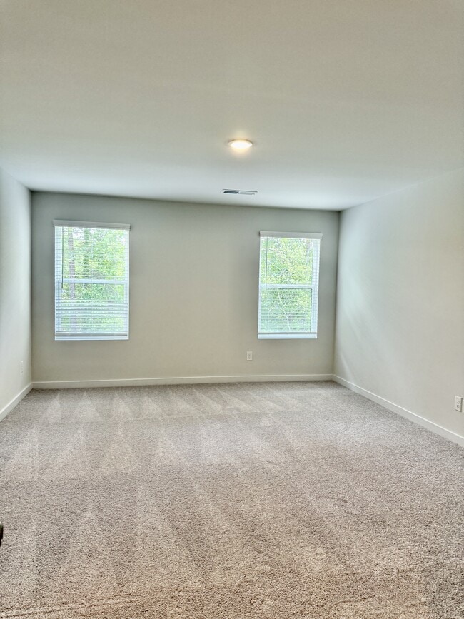 Building Photo - 1004 Sutherland Ln