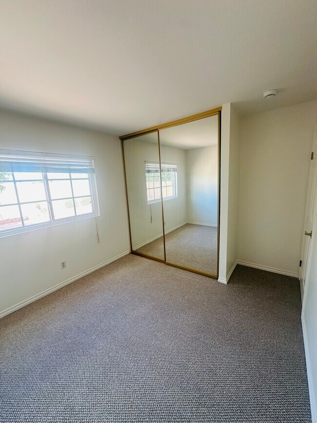 Building Photo - 4056 Caseman Ave