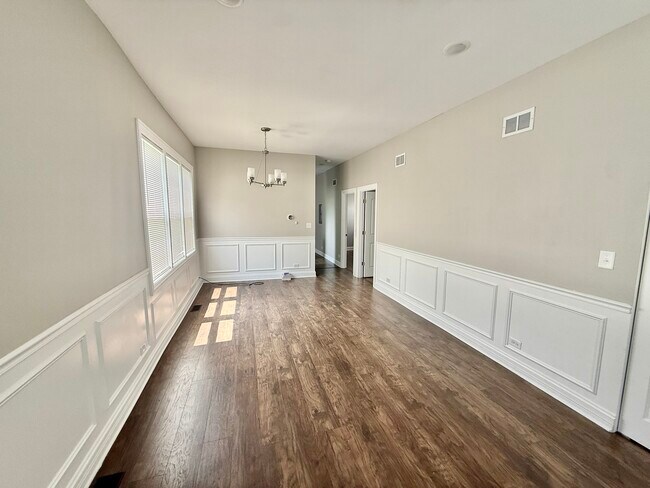 Building Photo - 10560 S Lafayette Ave