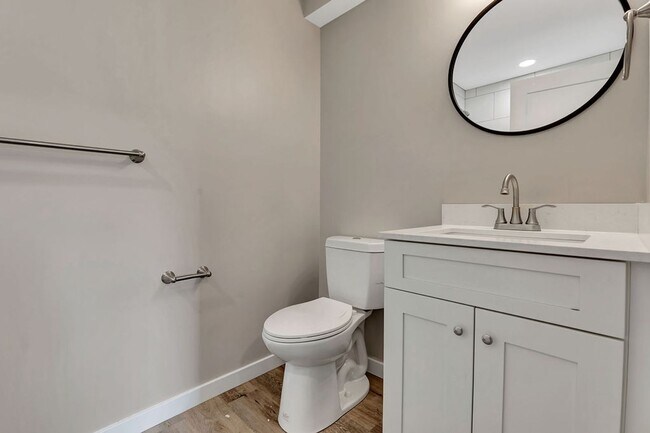 Building Photo - Ravines Apartments - Modern 1-Bedroom  Apa...