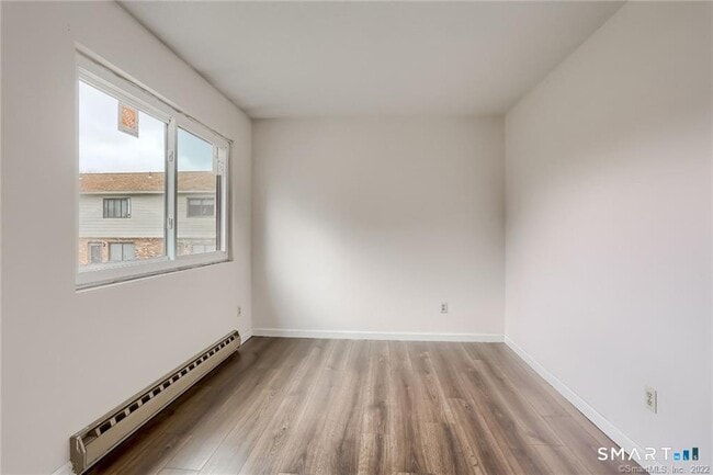 Building Photo - 820 Matthews St