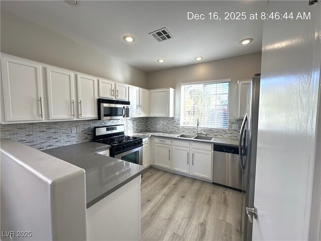 Building Photo - 2665 Cottonwillow St