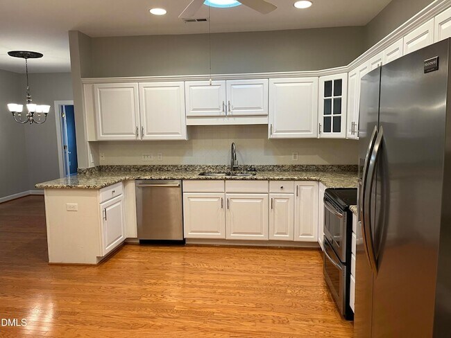 Building Photo - 1021 Thistle Briar Pl