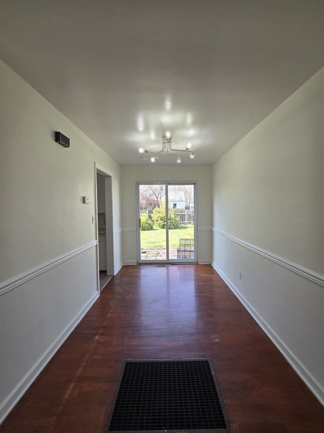 Building Photo - 2248 E Aloma St