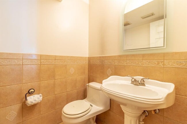 Building Photo - 745 Pinellas Bayway S