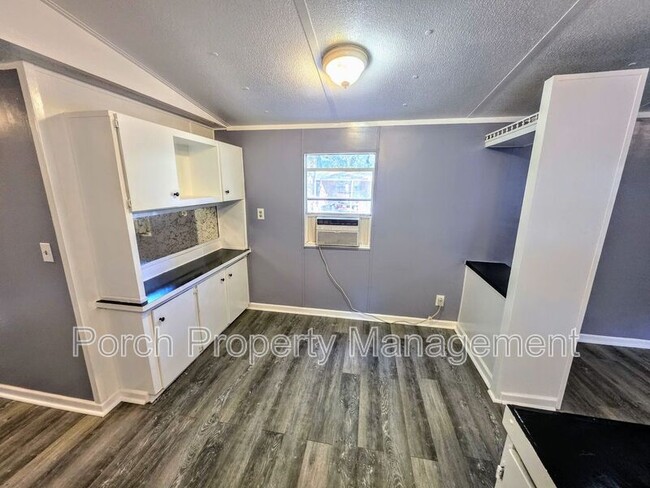 Building Photo - 12 Anne Cir