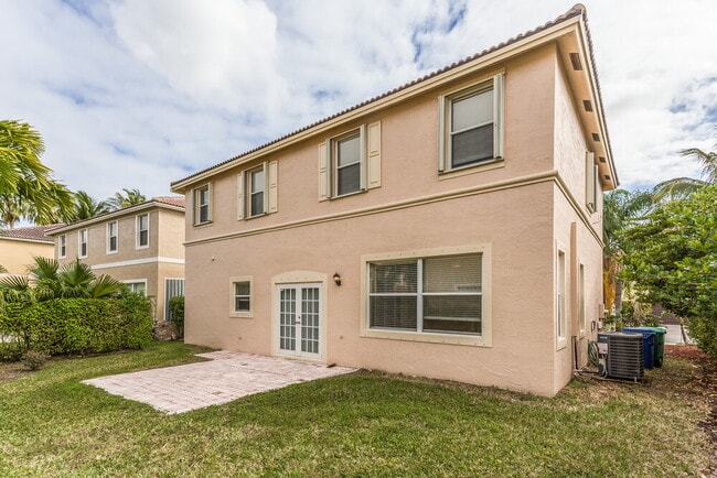 Building Photo - 900 NW 126th Ave