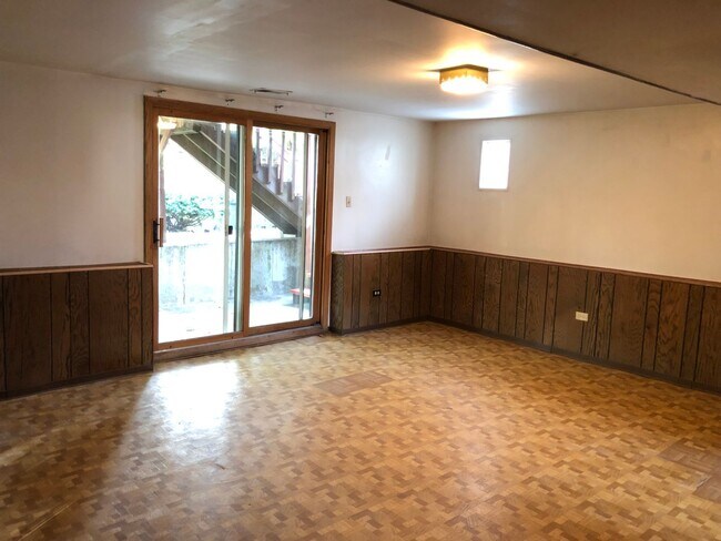 Building Photo - 5041 Forster Ave
