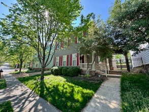 Building Photo - 3704 W Cherokee Rd