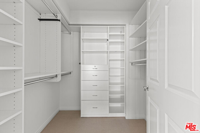 Building Photo - 12000 Goshen Ave