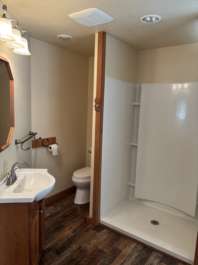 Building Photo - BE-0110