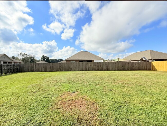 Building Photo - Beautiful 3-Bedroom Corner Lot