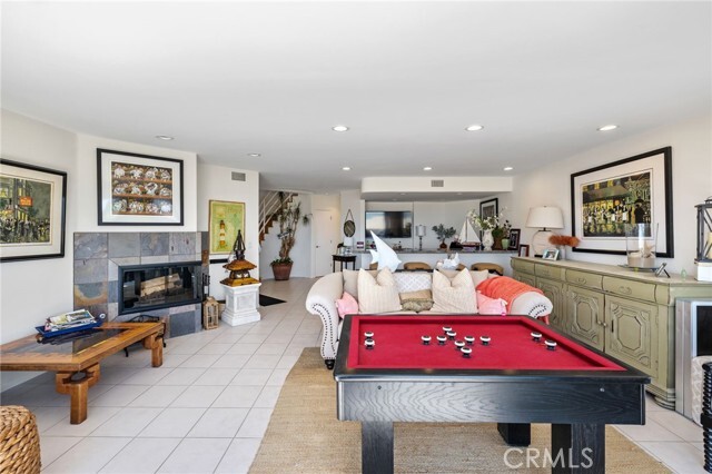 Building Photo - 536 The Strand