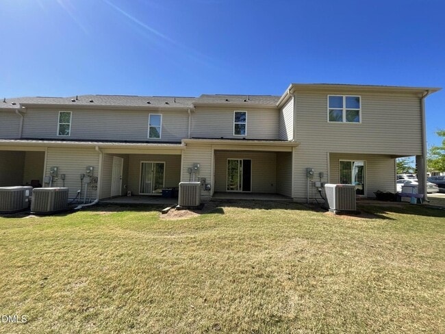 Building Photo - 2062 Wiggins Village Dr